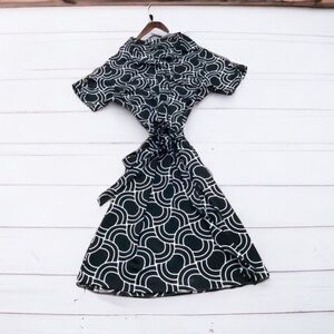 True Envy Black & White Modern Geometric Tie Waist Midi Dress, Women’s Size 8